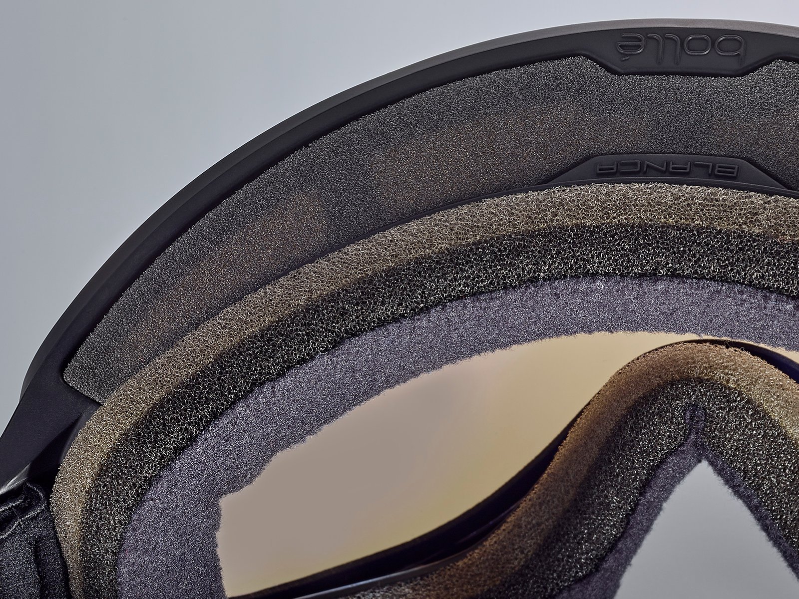 Schiuma a Tripla Densità + Ventilazione Flow Tech