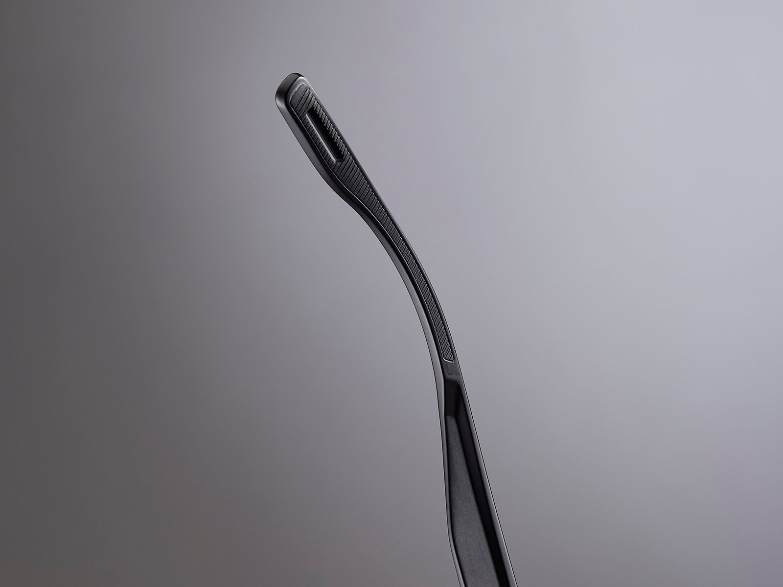 Perforated
        Thermogrip Temples